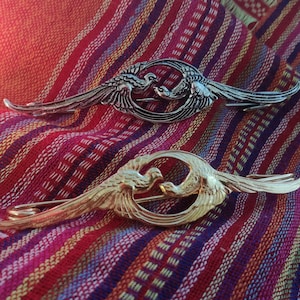 Twin Birds Brooch Safety Pin, Silver-plated or Gilded brass, Art Nouveau Elegant Brooch with Exotic Birds, Accessory for hats and Scarfs