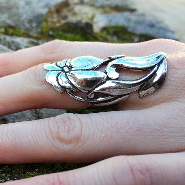 Stiefmütterchen Blume Ring, Jugendstil in Silber Messing, Sterling Silber Ring, Floral Retro Boho, Frühlingsromantik, langer eleganter Ring