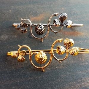 Clover Brooch, silver plated or gilded, Shamrock Symbol, Saint Patrick Shamrock, Trefoil Brooch, Elegant Elfic Clover Brooch, Wedding