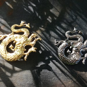 Broche Dorée Vintage - Symbole Chinois - Occasion Avec Traces D'usage