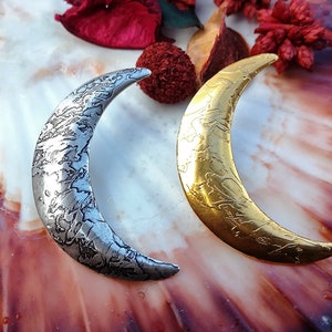 Moon Pin's Brooch, Etched and Silver-plated or Gilded Brass, Cycle Brooch, Bohemian Moon Brooch, Feminine Witch Lapel Pin