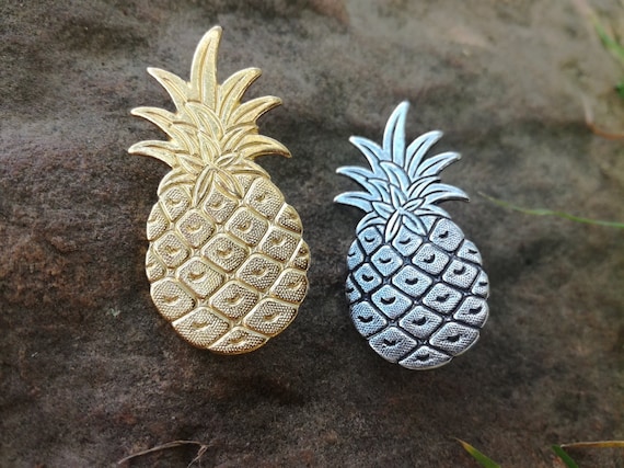 Pineapple brooch deals