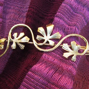 Broche Vintage Moderniste Feuille De Marronnier Par Patrick Forquy - étain Argenté - état Excellent