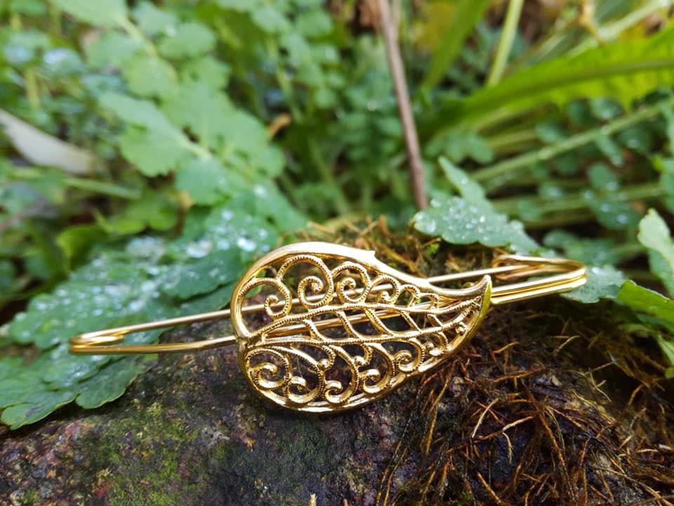 Filigree leaf hotsell