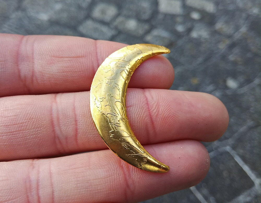 Broche Vintage En Métal Doré Forme Quartier De Lune – Bijou Fantaisie élégant
