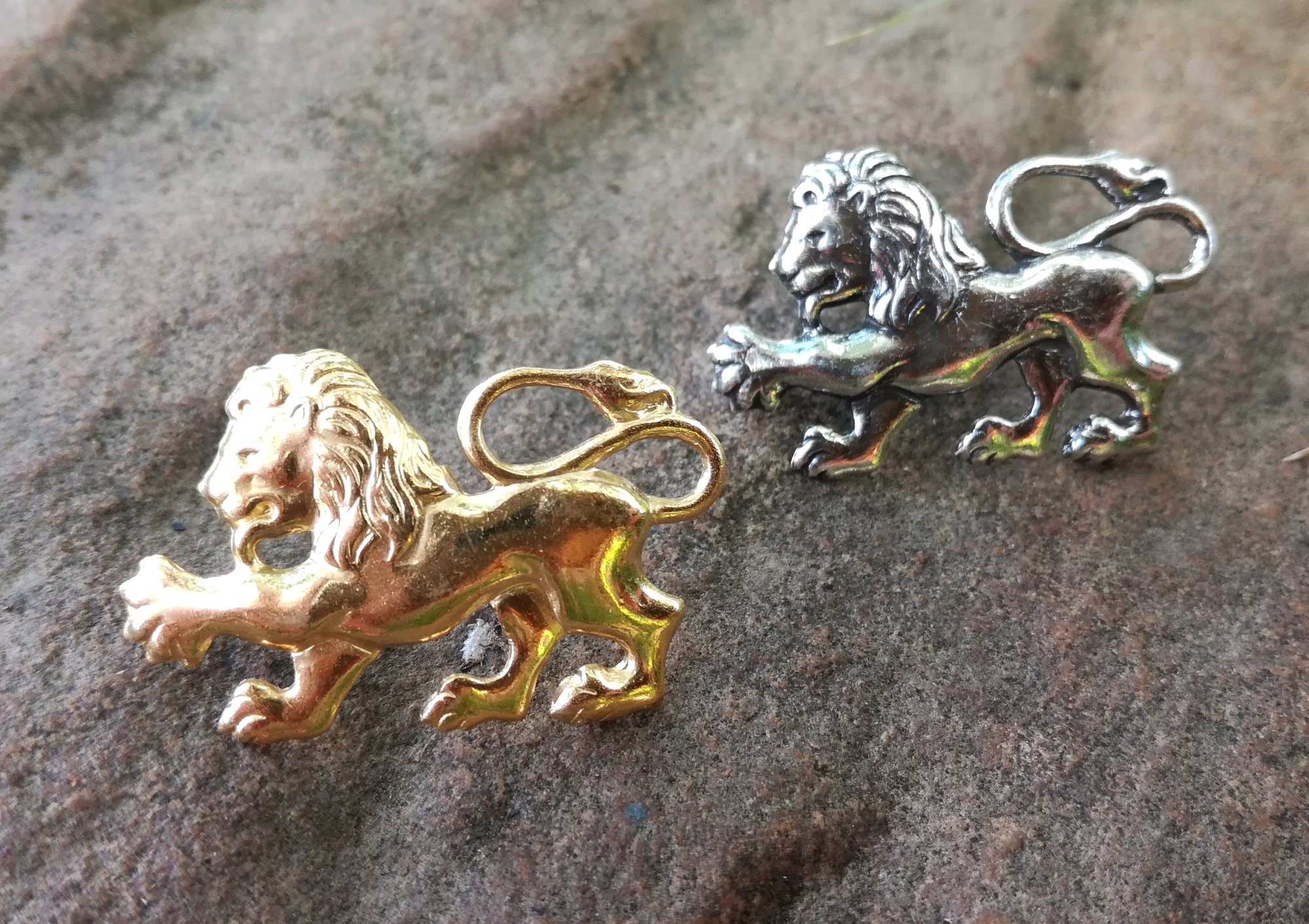 Lion brooch pin best sale