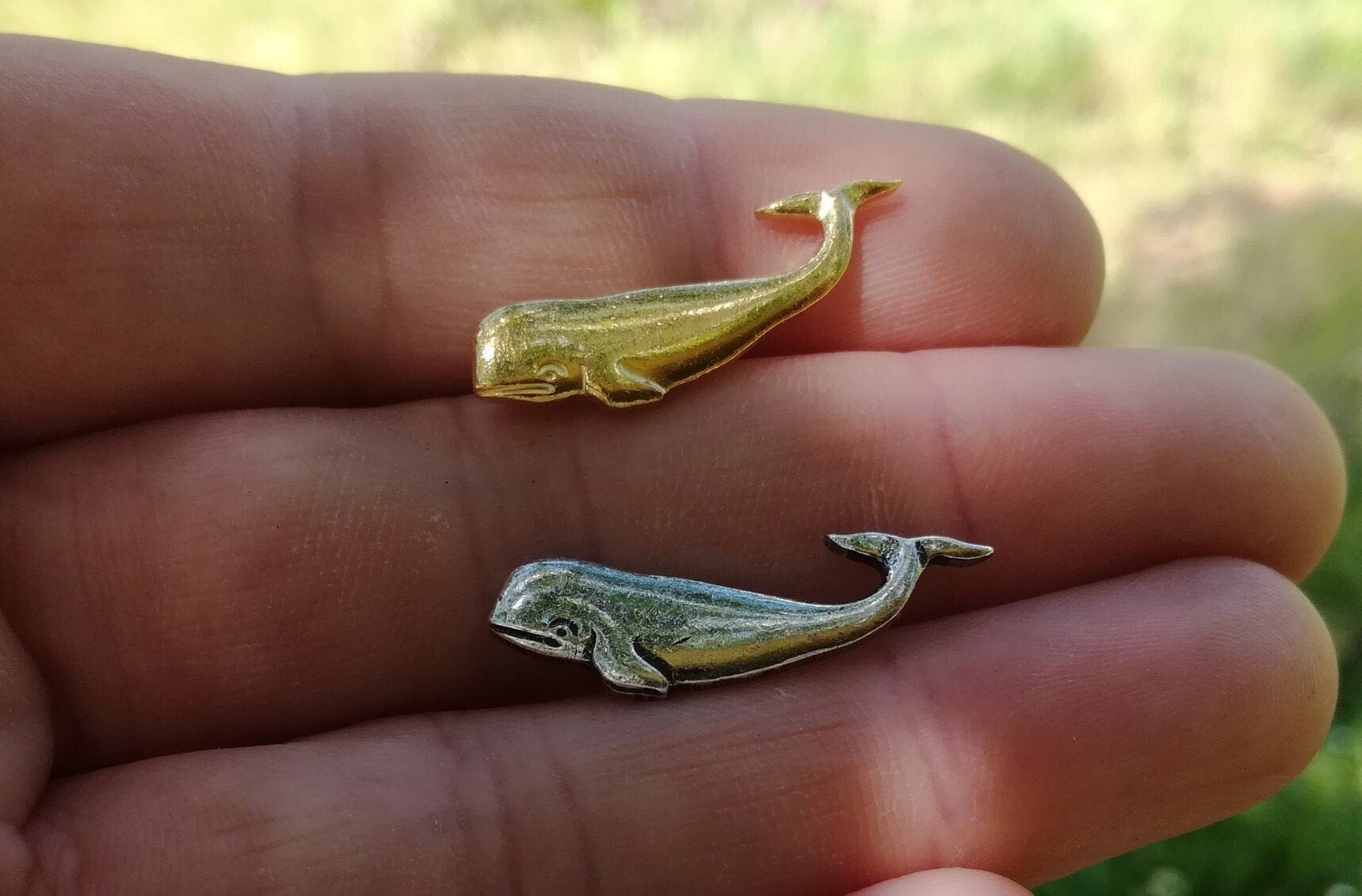 Pin's Vintage Original – Baleine à Paillettes Et Plongeur En Scaphandre, Neuf Avec étiquette