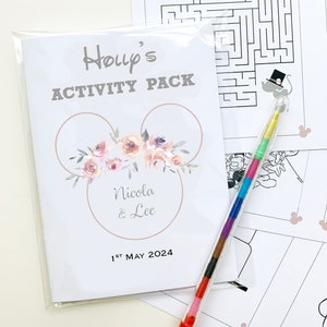 Minnie Floral Wedding Activity Pack with Crayons