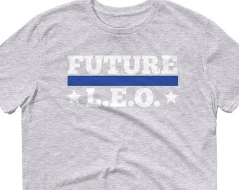 Futuro LEO TShirt, futuro policía, futuro oficial, futura policía, policía TShirt, casi oficial de policía, oficial de cadete camiseta