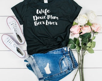 Doxie Shirt, Wife Doxie Mom Beer Lover, Doxie Dog Mom, Drinking Doxie Mom, Dachshund Dog Mom, Doxie Mama TShirt, Weiner Dog Lover Gift