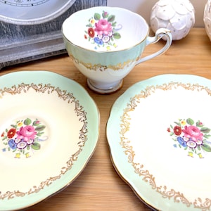 Lovely Vintage Roslyn Bone China Teacup Trio, Gold Chintz, Rich Cream, Pink Rose Floral Sprays, Fine English Bone China