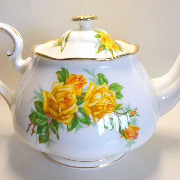 Vintage Royal Albert Tea Rose Teapot, Bone China Teapot, 6 Cup Capacity, 5.75ins Tall, Yellow Roses