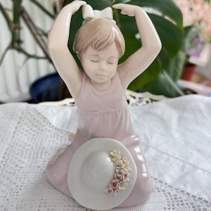 Nadal Shine Collection Figurine – Tying My Bow, Spanish Porcelain, 16.3cm