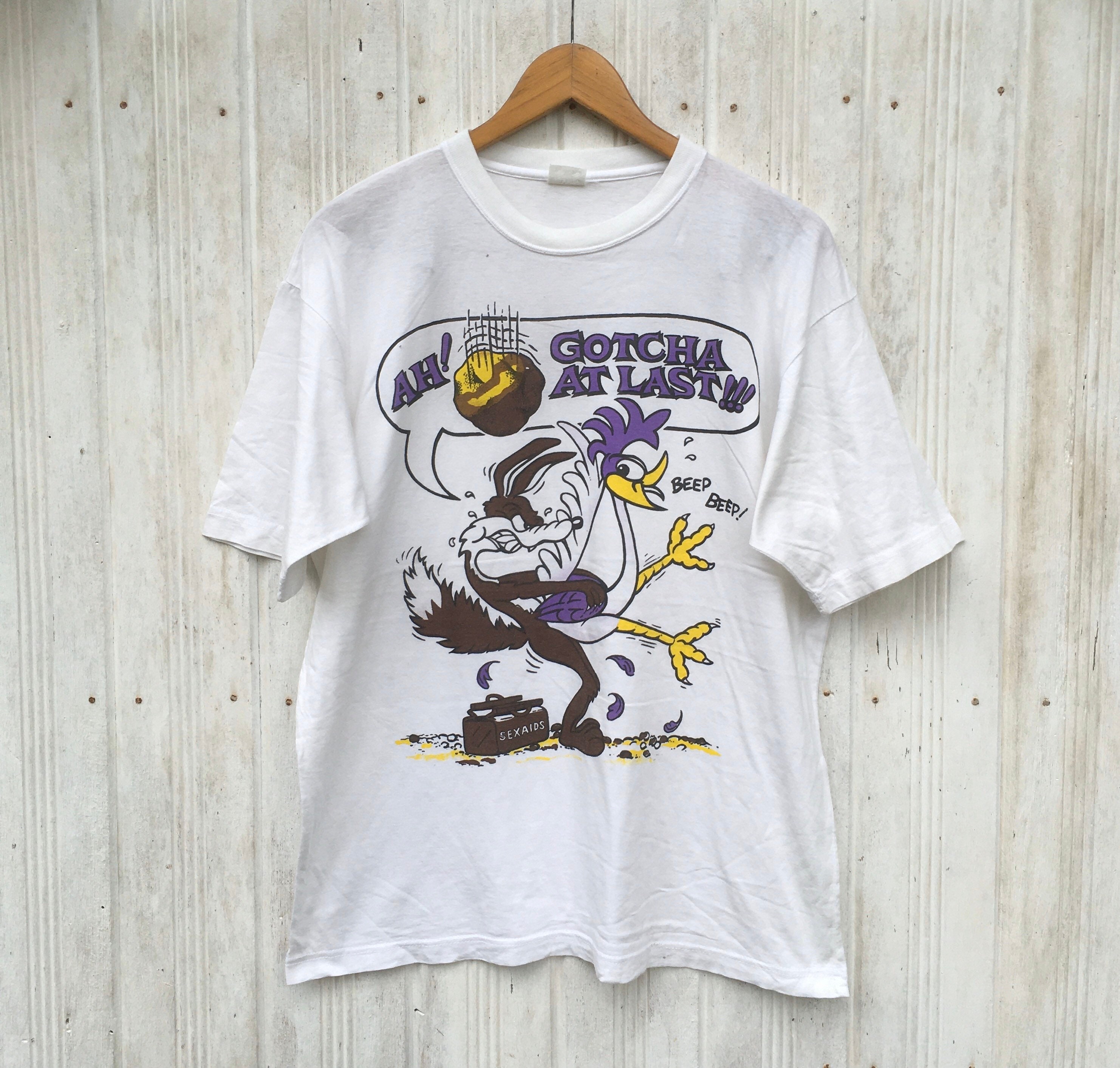 Vintage 90s Road Runner and Wile E.coyote Cartoon Large