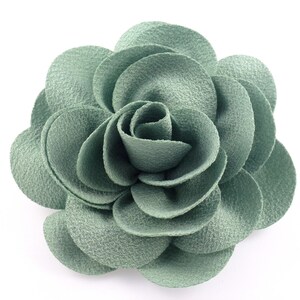 Broche fleur ou pince fleur camelia grande taille diamètre 9cm Vert