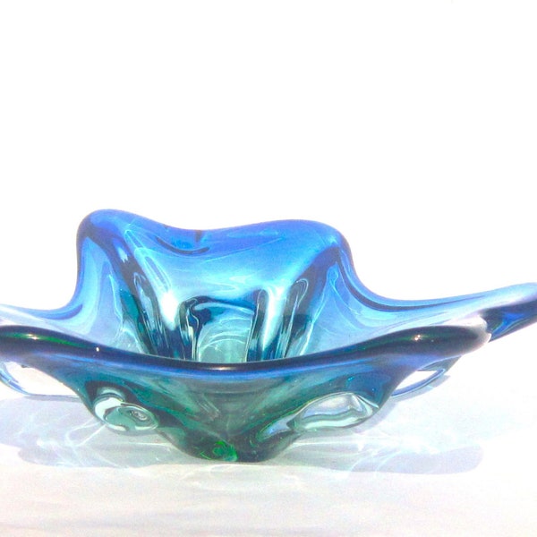 Chribska Cechoslovakian blue and green glass bowl, Josef Hospodka design, 1960s 1970s, width 26 cm, Bohemian glass