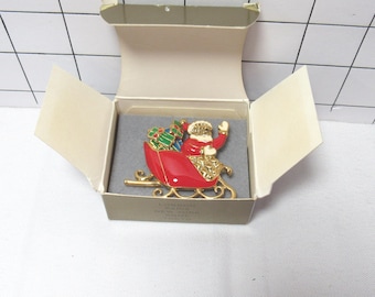 Avon 1996 Sleigh Ride and Surprise Pin and Earring Set (H)