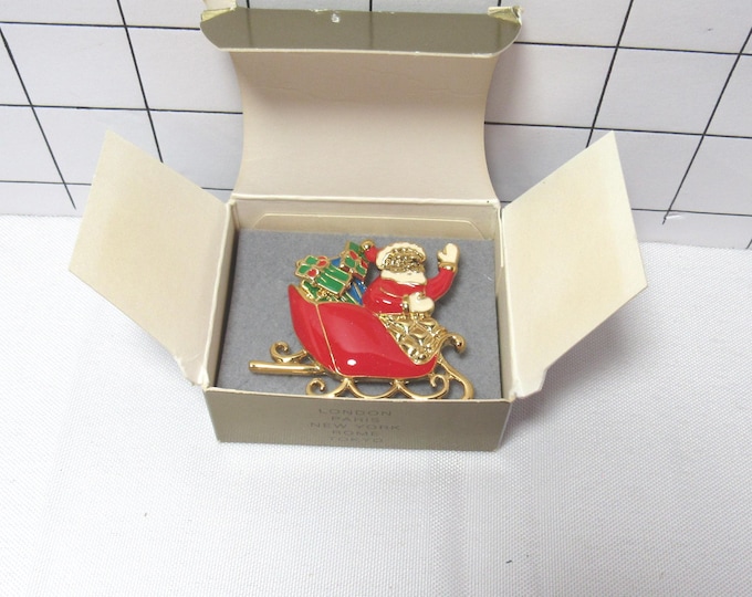 Avon 1996 Sleigh Ride and Surprise Pin and Earring Set (H)