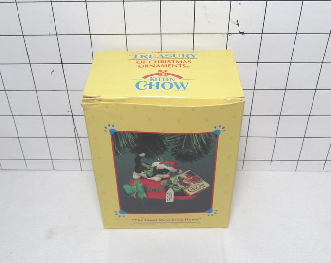 VTG 1994 Enesco Kitten Chow "The Latest Mews From Home" Christmas Ornament (bx1)