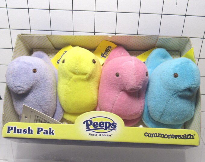 4 VTG Stuffed Chick PEEPS in Package (h)