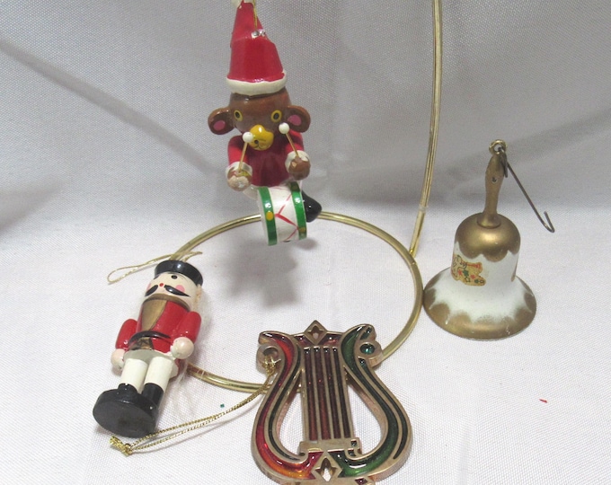 Mixed Lot of 4 VTG Christmas Ornaments (S27)