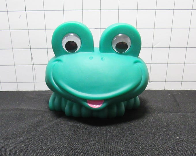 VTG Green Plastic Frog w/Googly Eyes Coin Bank