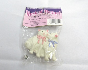 1992 Chadwick Miller Resin Musical Magnet No. 98869 White Kittens - "Love Story" (Bx 9)