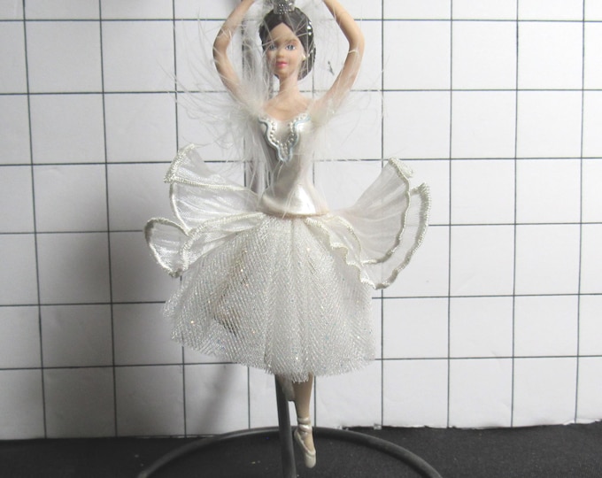 Avon's Ballerina Barbie as the Swan Queen in Swan Lake Porcelain Ornament 1998 (bx 9)