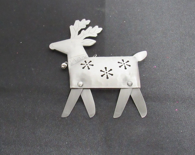 Metal Hallmark Reindeer Christmas Ornament w/Moving Legs (bsE1)
