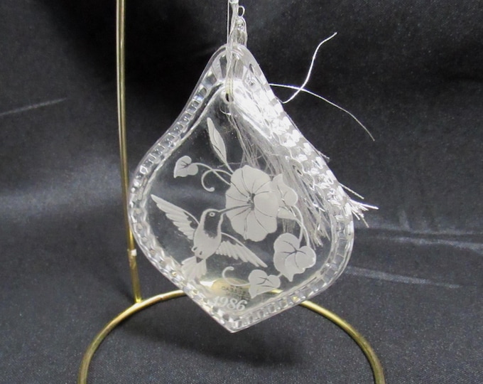 Avon's 1986 Lead Crystal Hummingbird - 1 in box/1 not in box (Bx 6)
