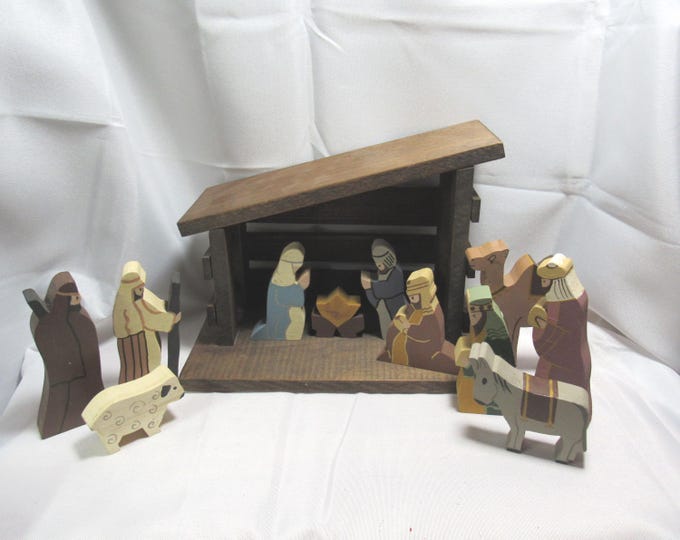 Vtg Handmade Wooden 11 pc Nativity with Stable Creche (h)
