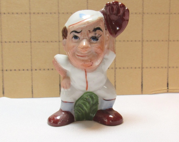 Vtg Ceramic Baseball Player Figurine - Japan (SBS)