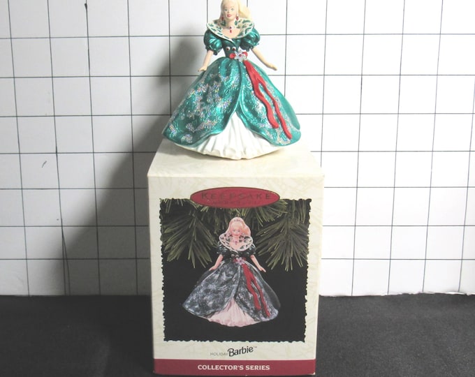 Hallmark Keepsake Ornament Holiday Barbie 3rd in Series 1995 (bx 8)