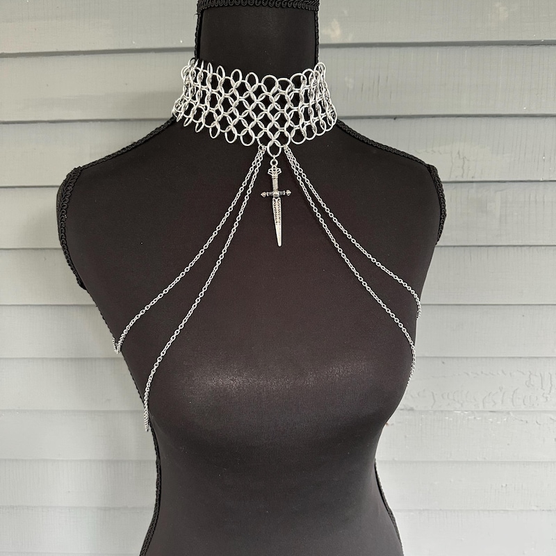 Camail Necklace