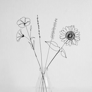 Bouquet of 4 flowers in annealed wire, floral vase flowers, floral decoration, boho nature decoration, poppy, metal sculpture, gift