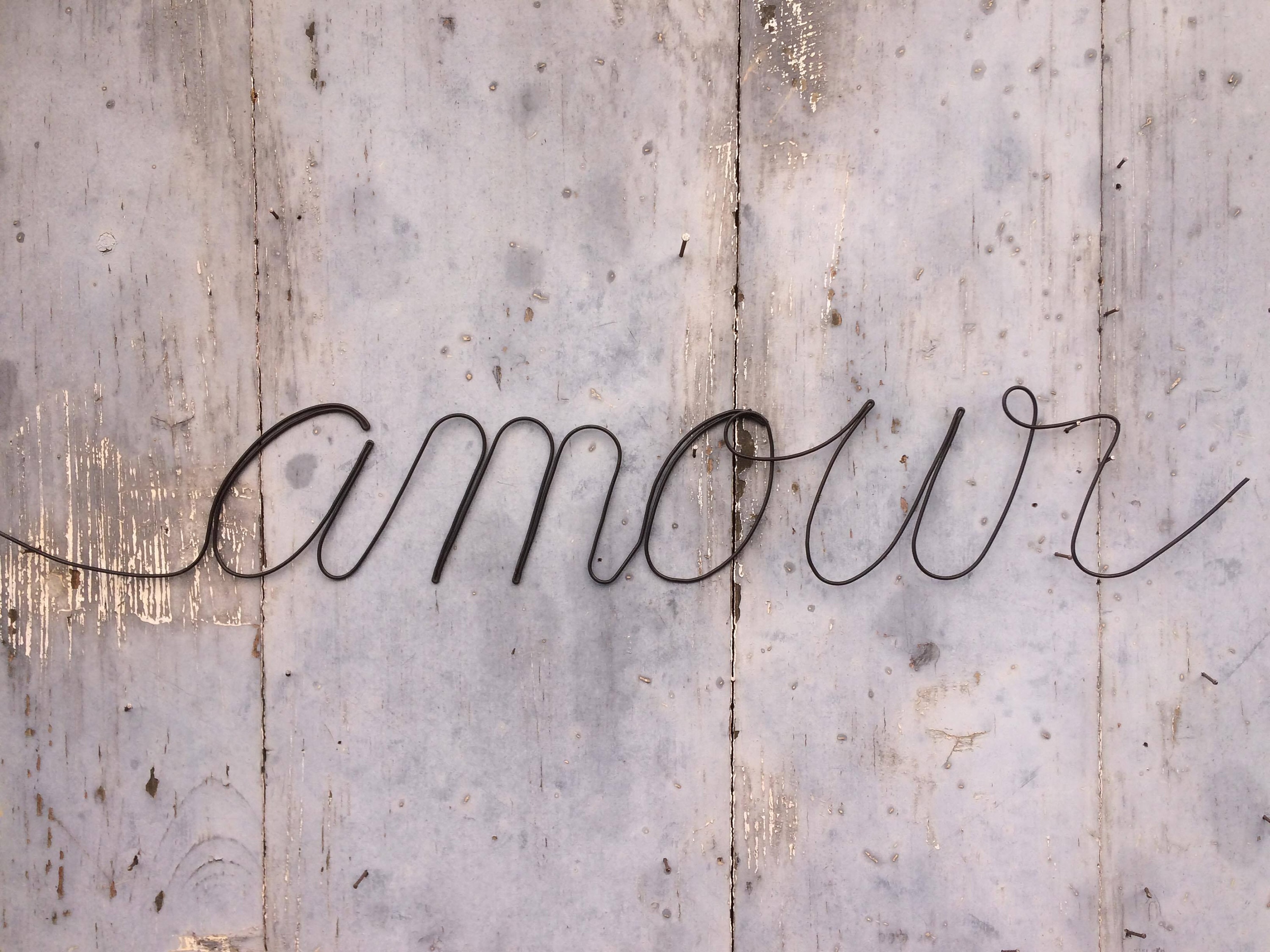 Mot Amour en Fil de Fer Recuit, Message, Phrase, Écriture, Citation Sculpture Décoration Murale, Pla