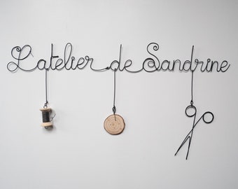 Mon petit atelier personnalisable et accessoires, phrase en fil de fer recuit, citation murale, décoration, plaque de porte, atelier couture