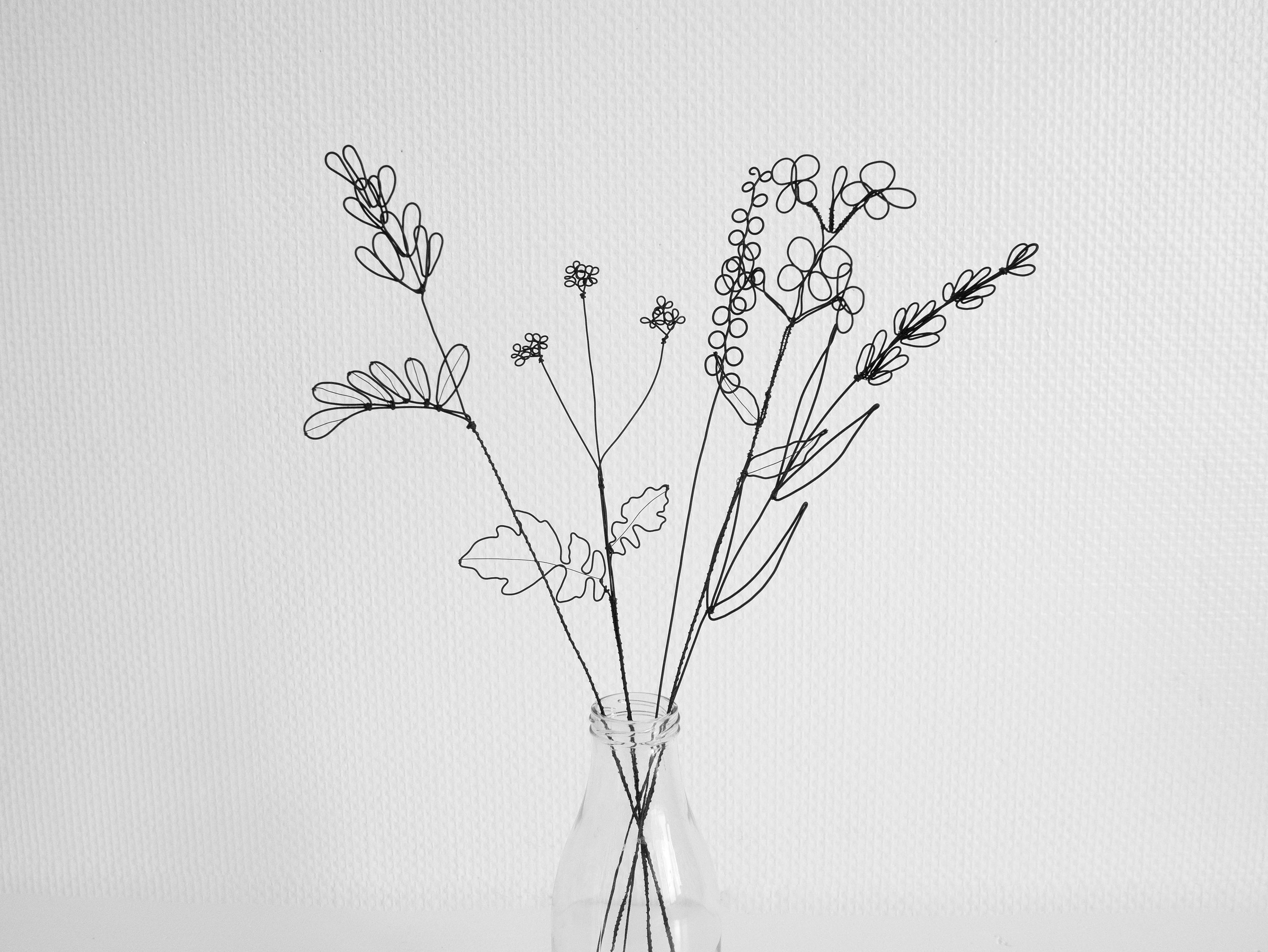 Bouquet de 5 Fleurs en Fil Fer Recuit, Vase Floral, Décoration Déco Bohème Nature, Coquelicot, Cadea