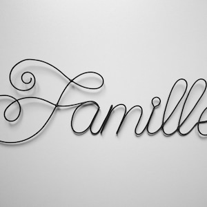 Palabra FAMILIA en alambre recocido, mensaje, oración, escritura, cita, escultura de alambre recocido, decoración de pared, pegatinas de placa
