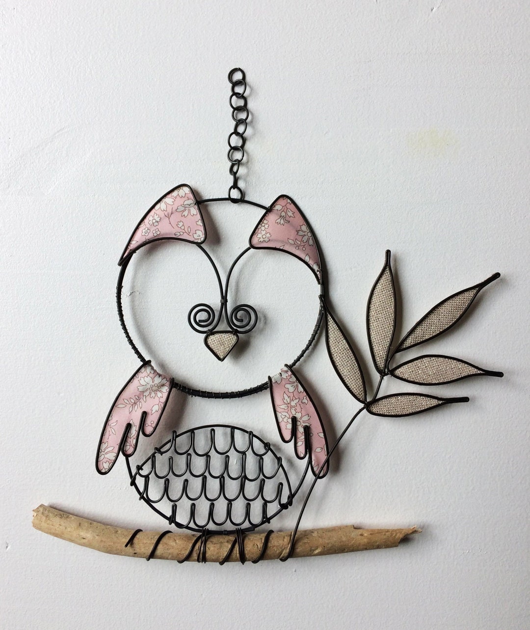 Chouette, hibou, oiseau en fil de fer recuit, décoration murale, oiseau métal avec tissu, phrase fil de fer, déco murale bohème, déco nature main image 1