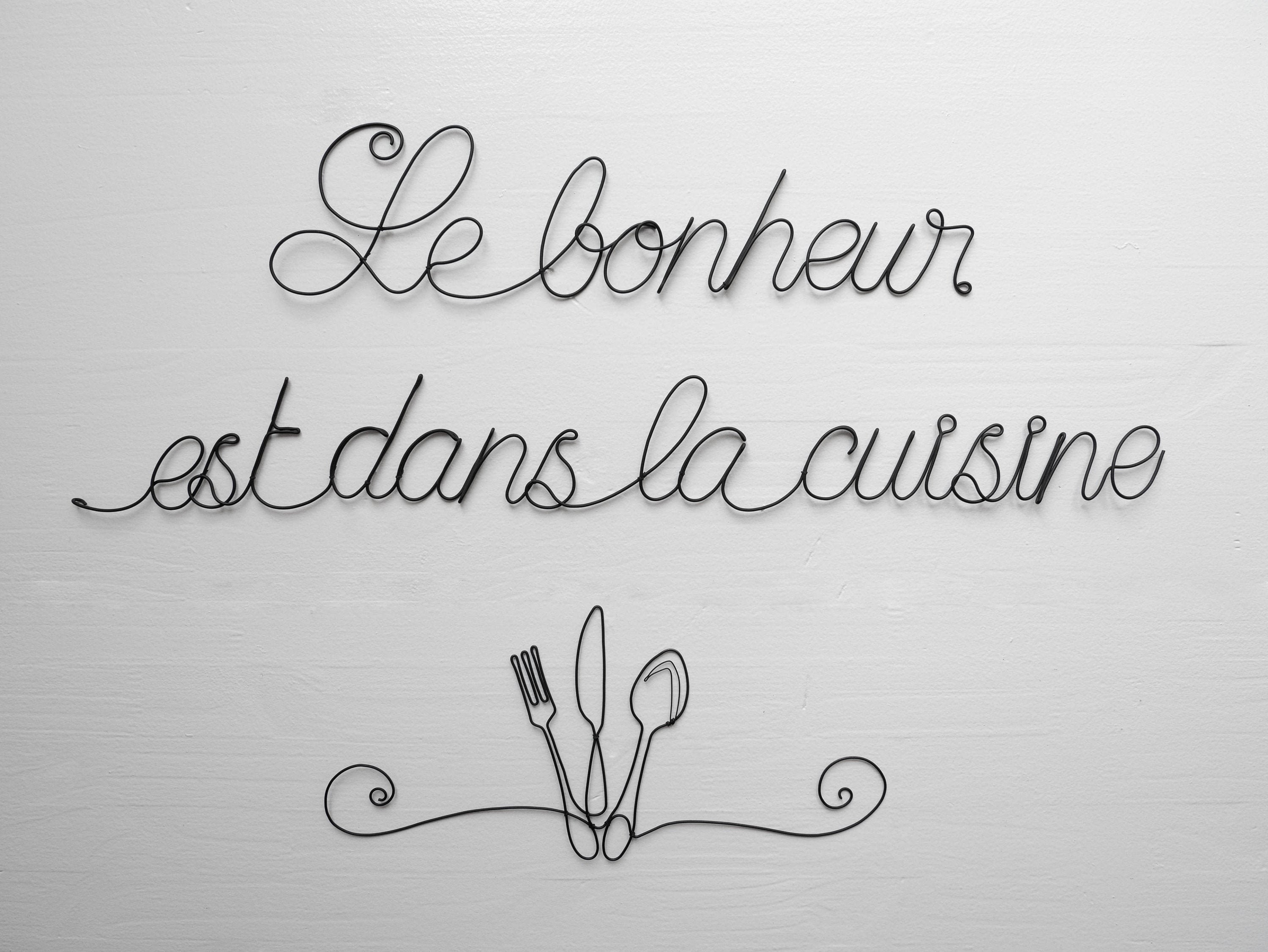 Citation en Véritable Fil de Fer Recuit, Le Bonheur Est Dans La Cuisine, Décoration Murale Sculpture