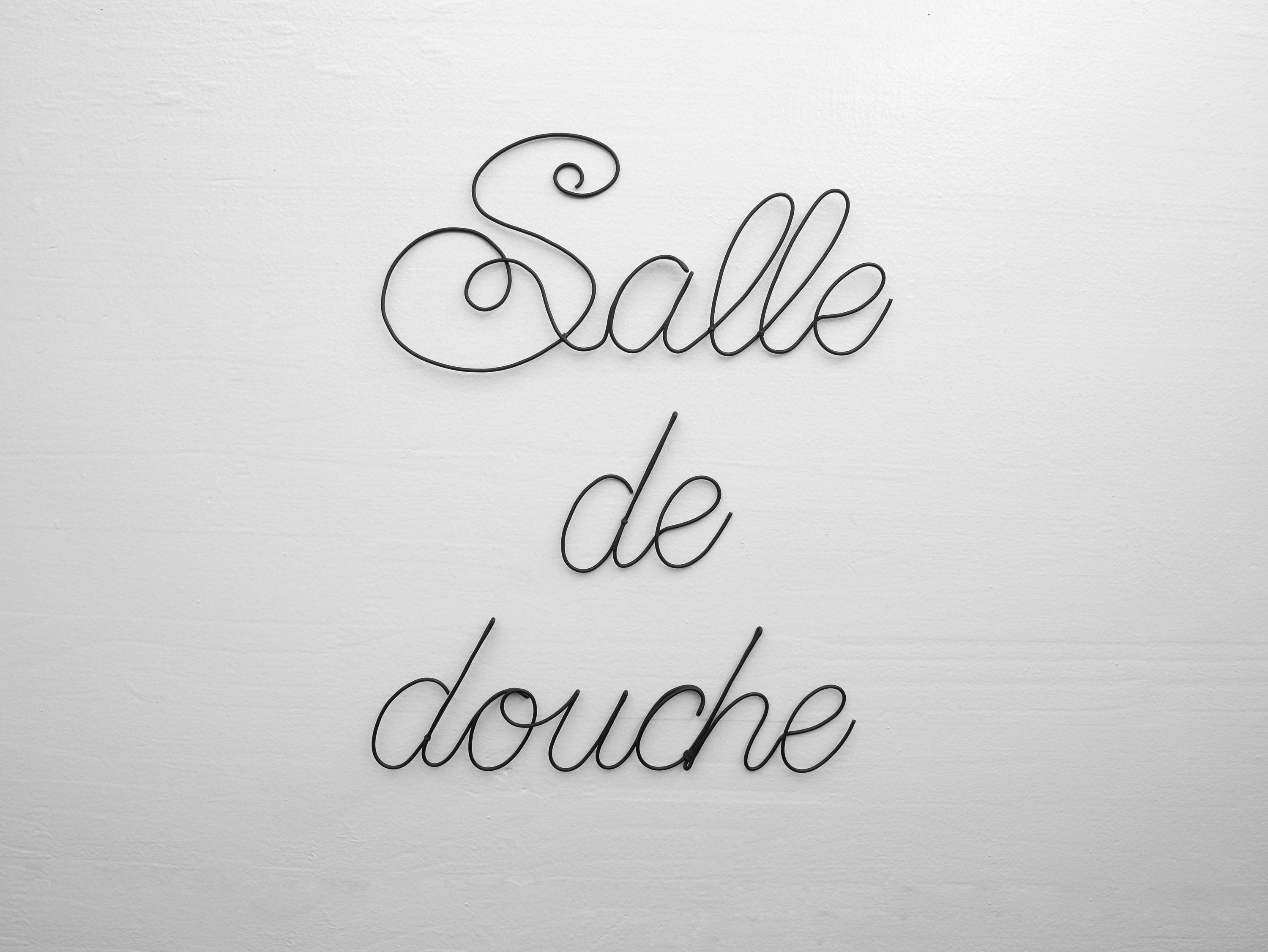Plaque de Porte Salle Douche, Mot Bain en Fil Fer Recuit, Message Personnalisable, Phrase, Citation 