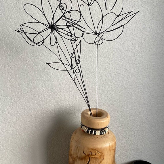 Wire Flower Lily Flower in Annealed Wire, Floral Wall Decoration, Boho  Nature Decoration, Bouquet of Flowers, Mistress Gift 