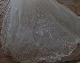 wonderful antique princess lace wedding veil