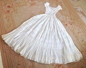 lovely antique wedding dress bright white fresh circel dress