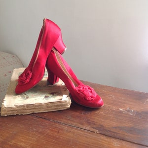 wonderful antique silk deep red shoes with rosettes 1910s