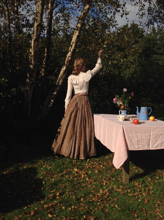 silk skirt, light weight skirt, victorian, edwardi