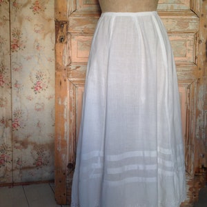 antique petticoat with Embroidery Anglaise zdjęcie 6