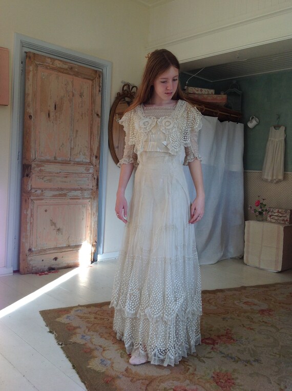 amazing silk and tulle lace wedding gown ....edwar