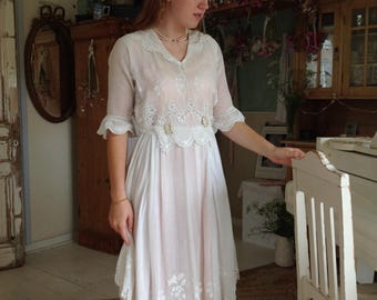 Antique Edwardian tea dress, lawn dress 1910s